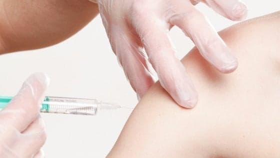 Ho un amico immunodepresso, cosa fare se vado a trovarlo?