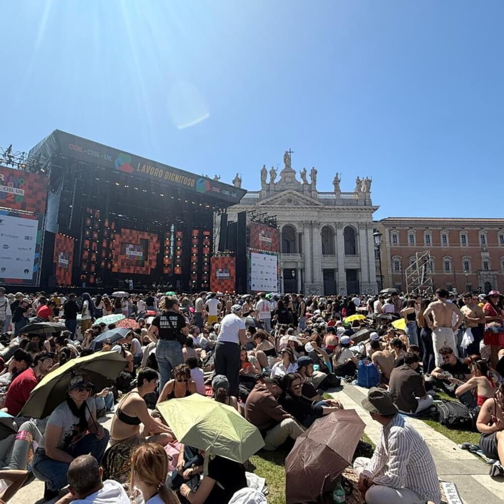 Arisa apre il Concertone di Piazza San Giovanni con 'Futura'