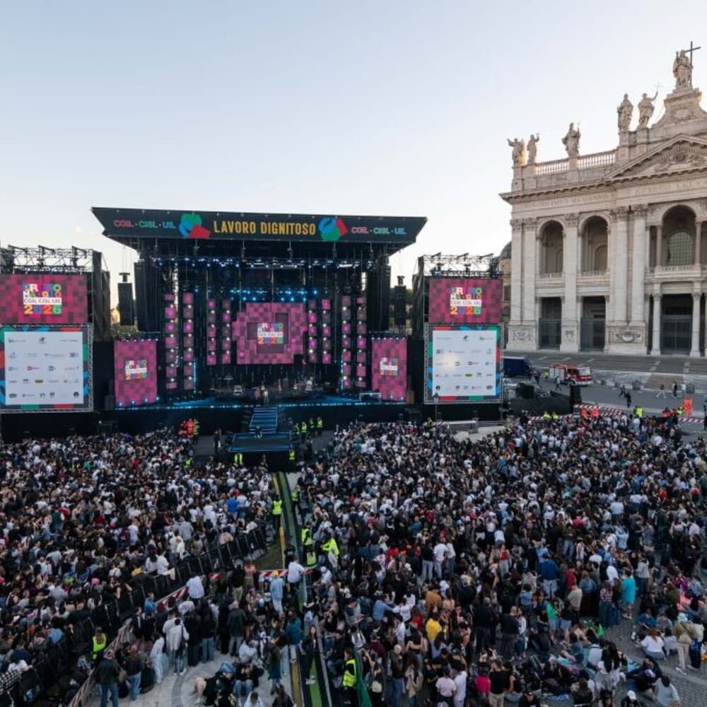 Migliaia al Concertone. Arisa emoziona con 'Futura'. Appelli pro Flotilla. Delia canta 'Be...