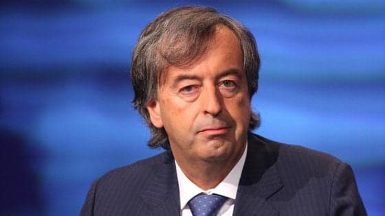 Non solo vaccini, il virologo Burioni apre (e finanzia) un sito contro i "somari antiscientifici"