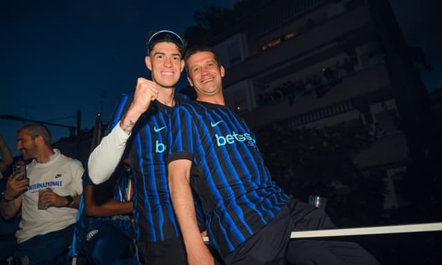 Bastoni scosso, l'Inter lo chiama: non lo lascia solo. Ma il futuro è un rebus, se arriva l'offerta giusta...