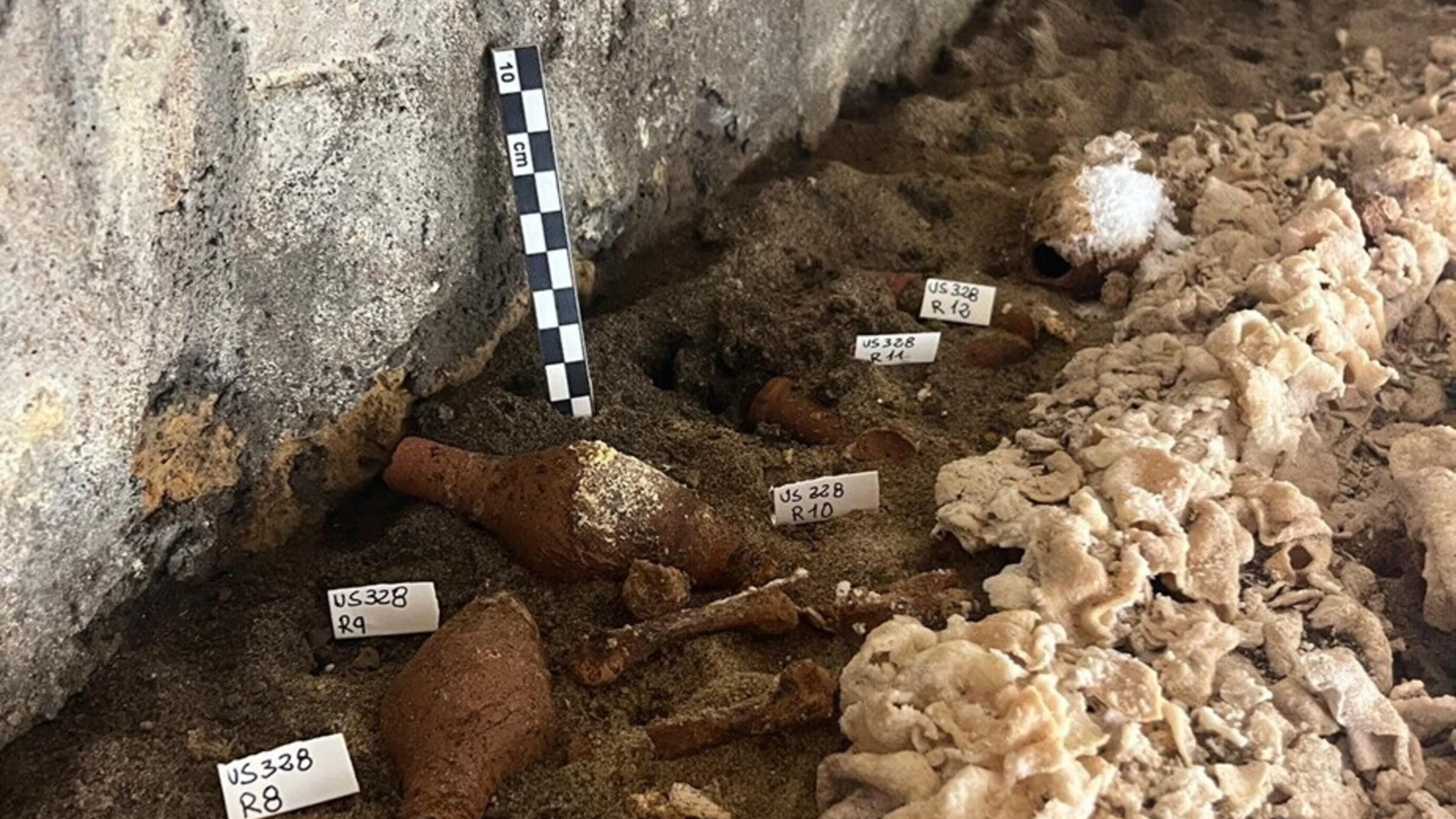 Nella Tomba del Cerbero scoperto un corpo inumato con il suo corredo