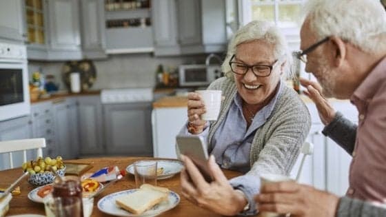 Rivoluzione dell'età, si diventa "anziani" dopo i 75