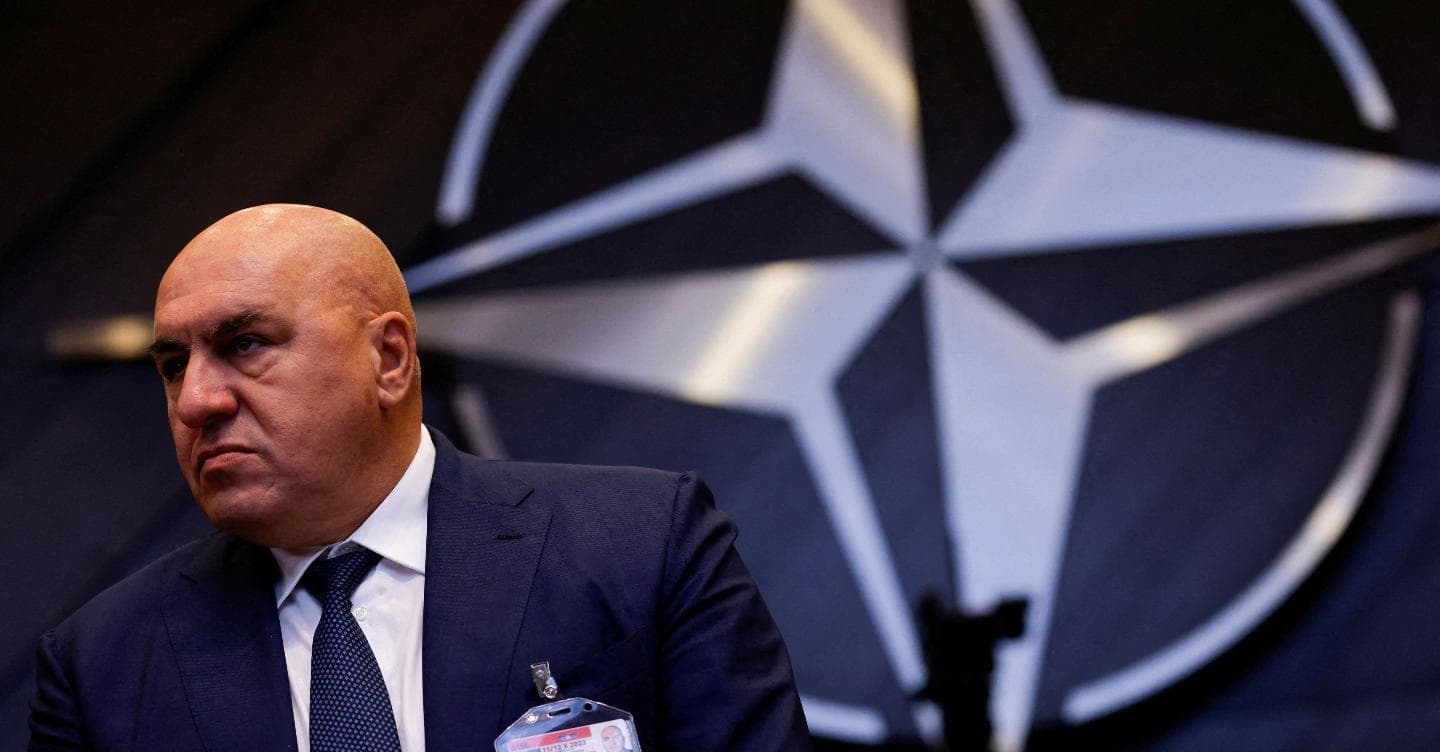 Crosetto accusa Stoltenberg per lo sgarbo alla Italia nella nomina del nuovo inviato per il Fronte Sud