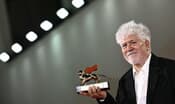 Almodovar conquista il Leone d'oro a VEnezia. Quello d'argento all'italiano 'Vermiglio' di Maura Delpero