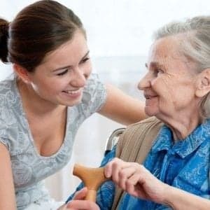 Caregiving, quel lavoro al femminile mai retribuito
